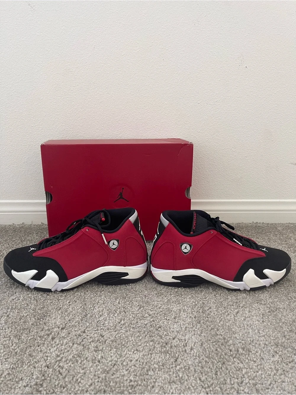 Air Jordan 14 retro Men’s Low-Top Sneakers in Red, Black & White